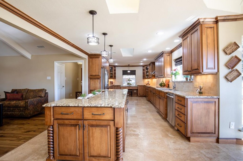 401 Cherry Ann Dr, Euless, TX 76039