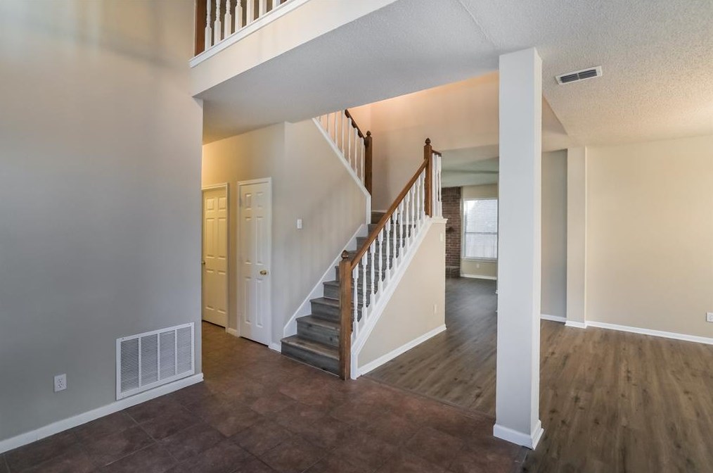 7840 Clover Leaf Dr, Fort Worth, TX 76182