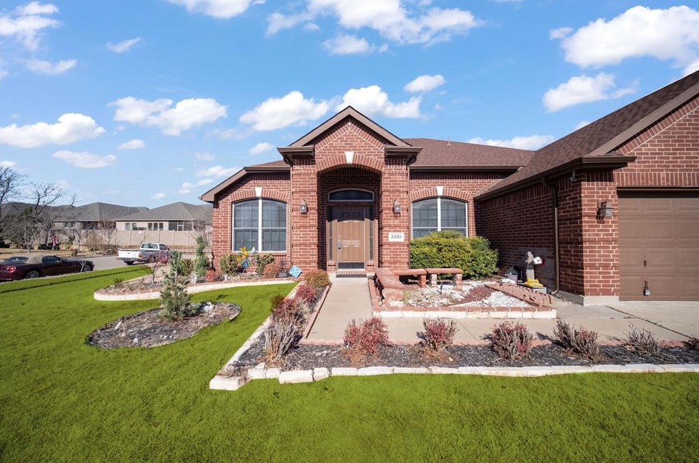 2201 Primrose Trl, Midlothian, TX 76063