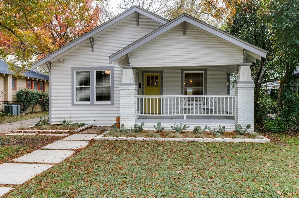 317 Hollywood Ave, Dallas TX  75208-5635 exterior