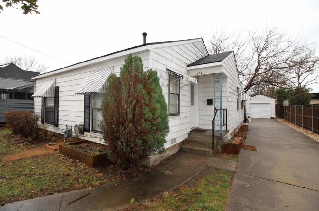 509 W 2nd St, Waxahachie, TX 75165