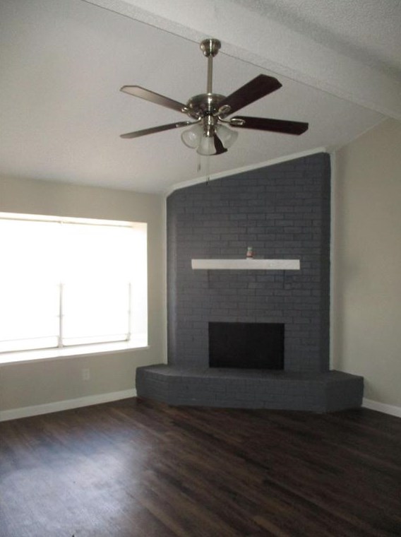 809 Tamerisk Dr, Lancaster, TX 75134