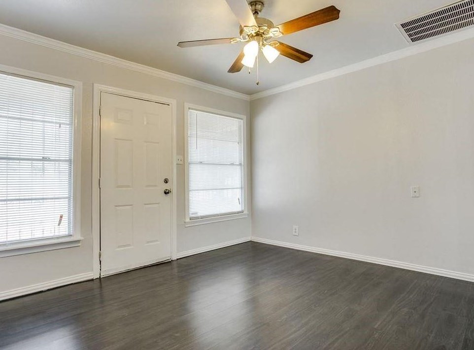 3120 S Wesleyan Dr, Fort Worth, TX 76105
