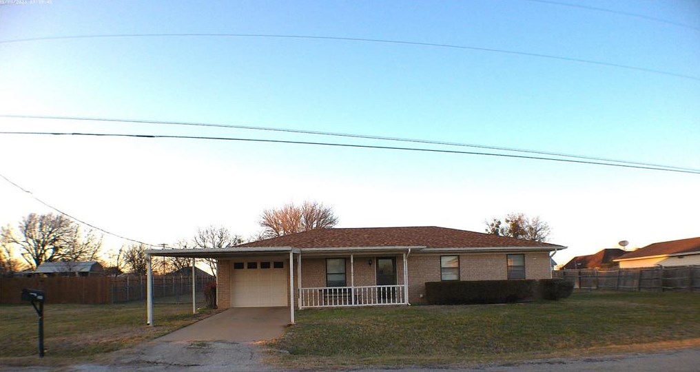 2020 Walker St, Granbury, TX 76048
