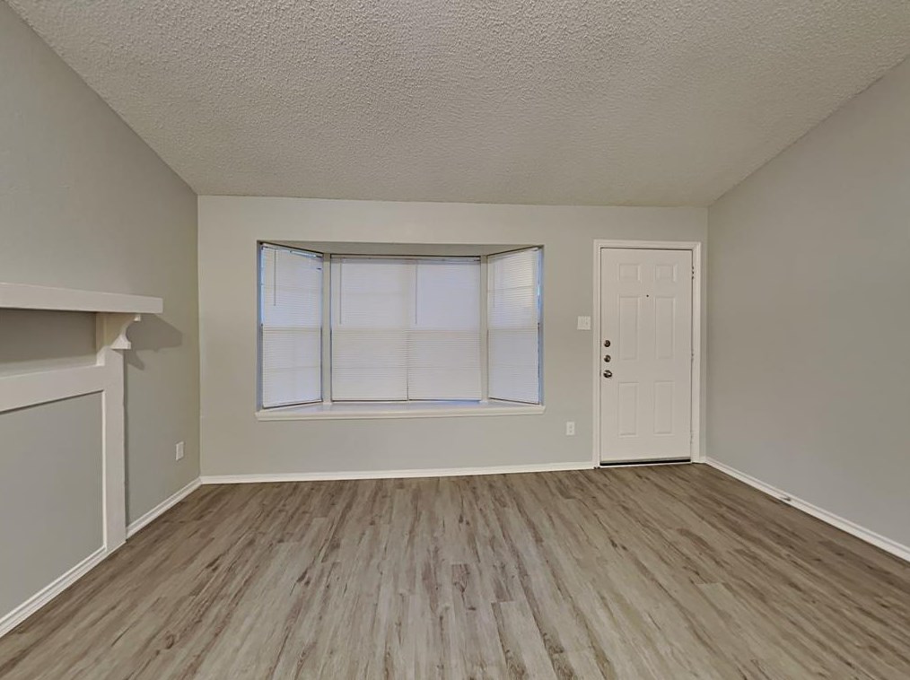 10320 Nantucket Village Ct, Dallas, TX 75227