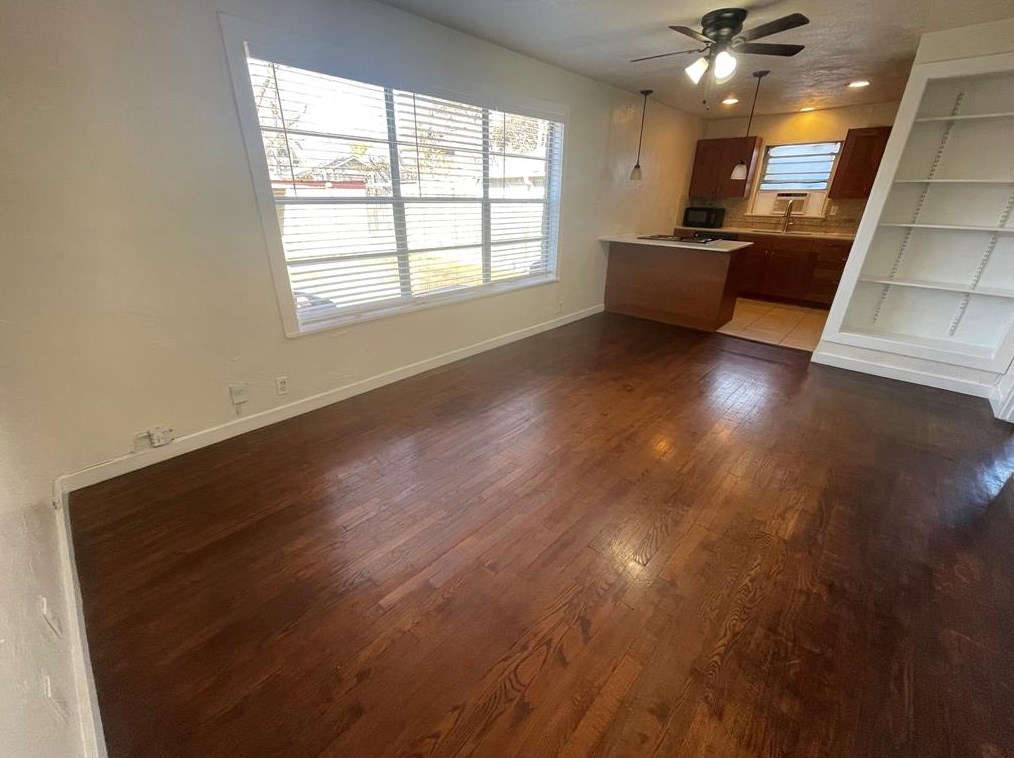 4717 Worth St, Dallas TX  75246-1154 exterior