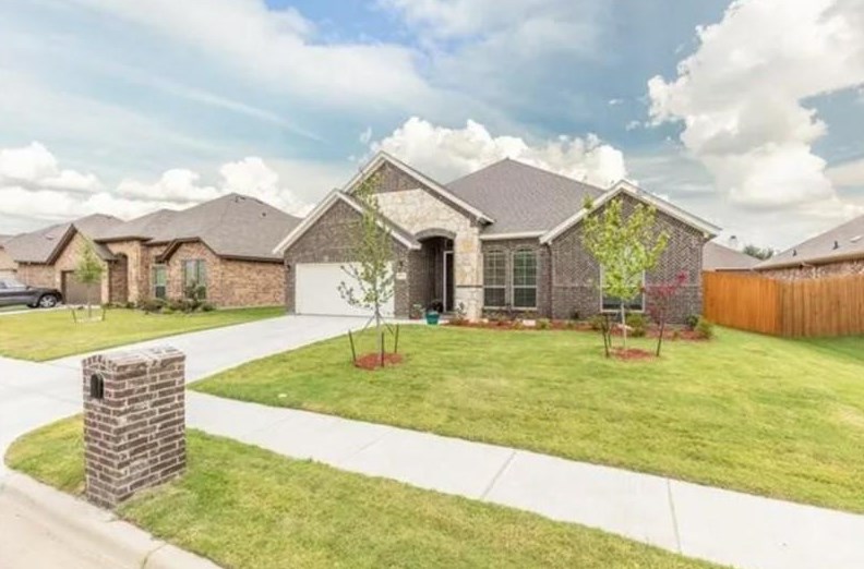 1136 Nottingham Trl, Fort Worth, TX 76179