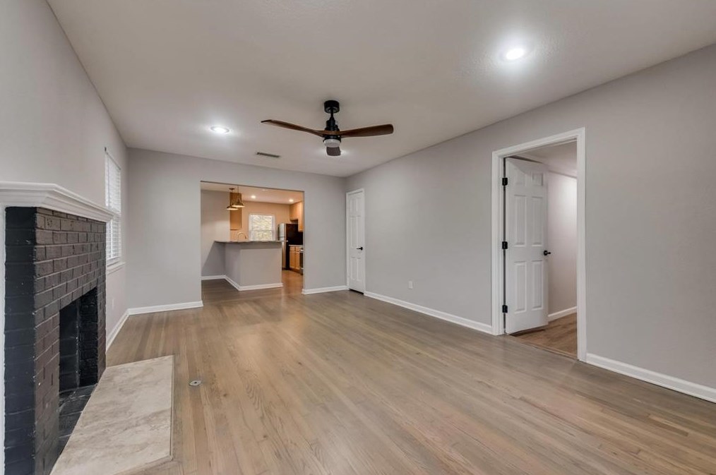 2711 Avon St, Dallas, TX 75211