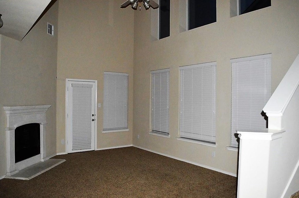 930 Fox Grove Ln, Aubrey, TX 76227