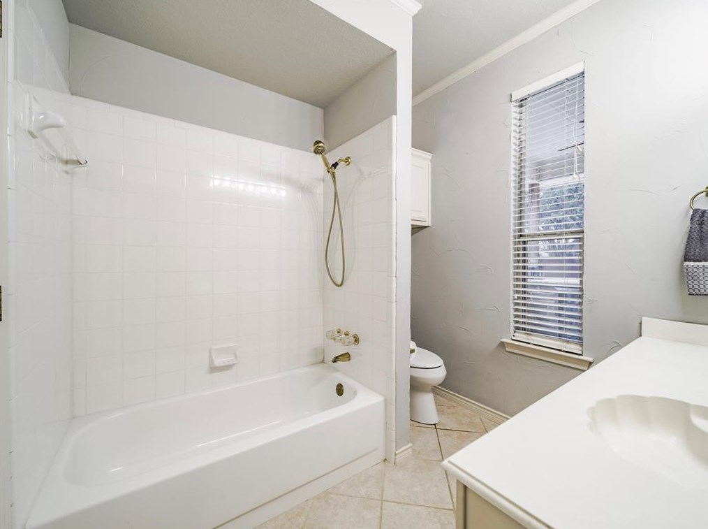 1209 Hl Crk Dr, Mckinney TX  75070-5231 exterior