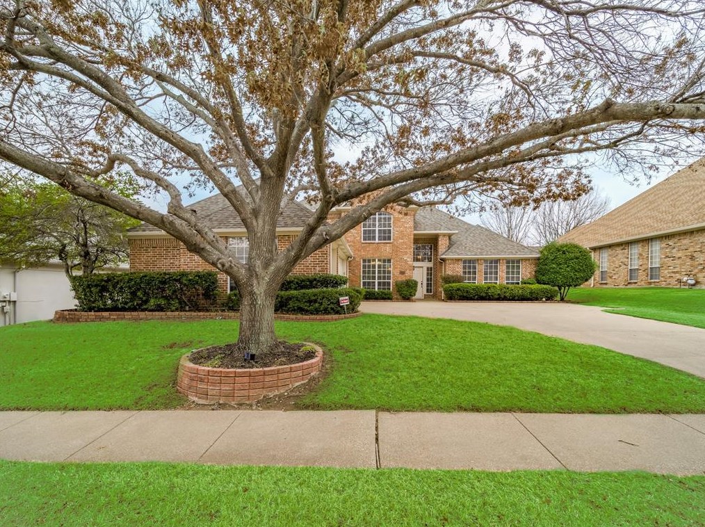 1209 Hills Creek Dr, Mckinney, TX 75070-5211