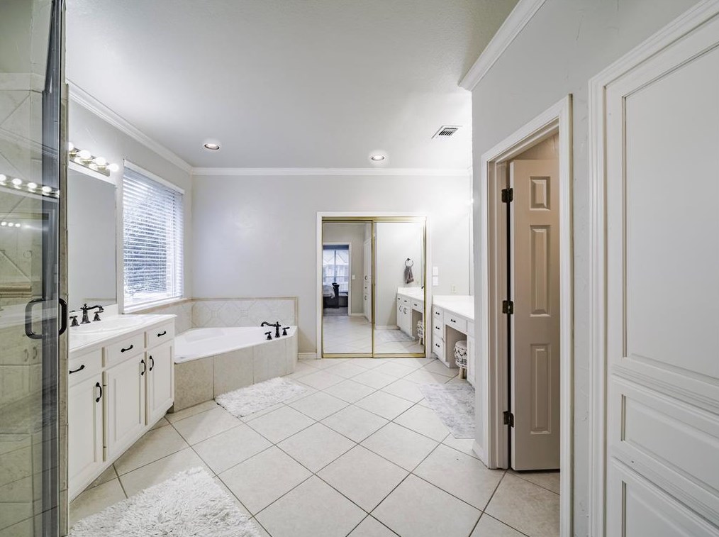 1209 Hl Crk Dr, Mckinney TX  75070-5231 exterior