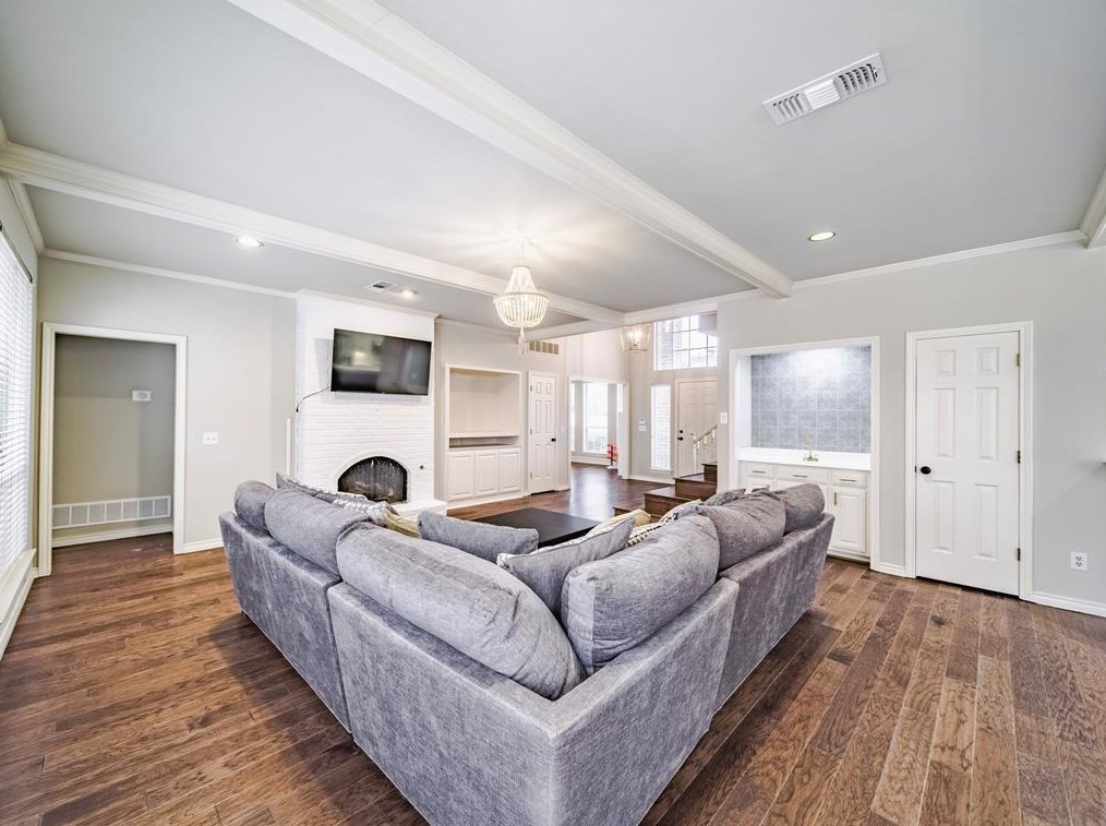 1209 Hl Crk Dr, Mckinney TX  75070-5231 exterior