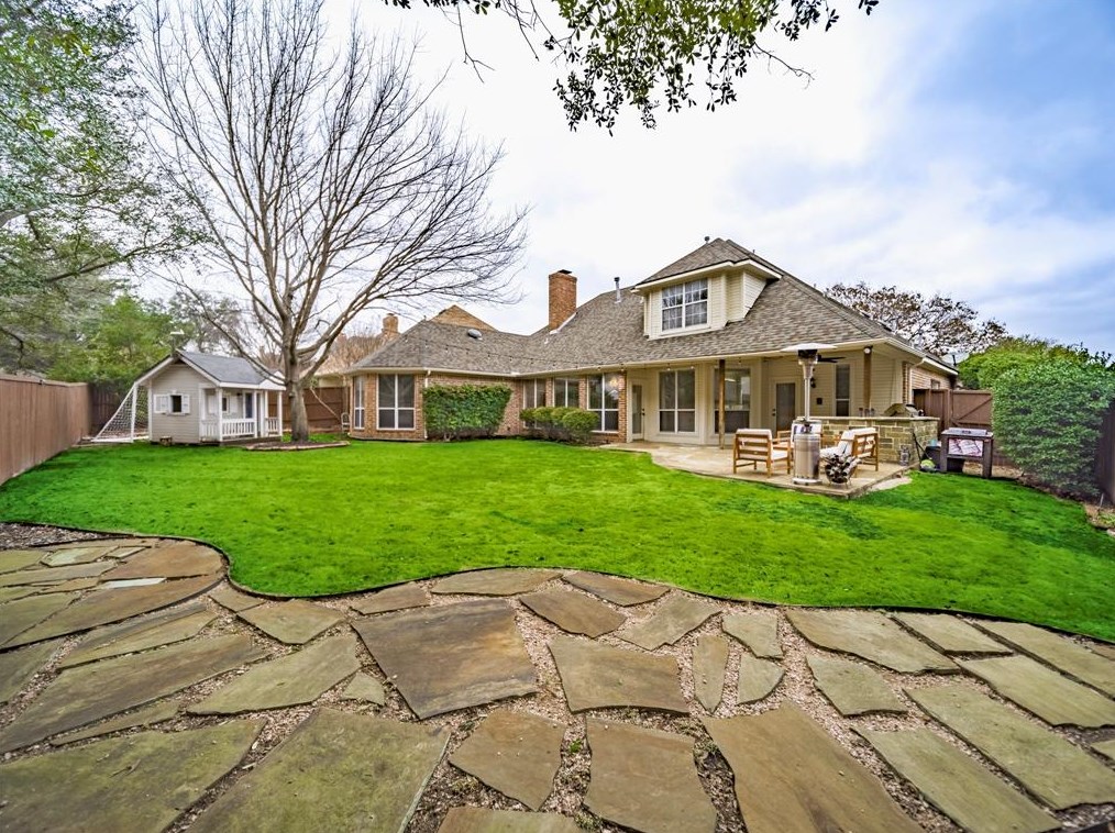 1209 Hl Crk Dr, Mckinney TX  75070-5231 exterior