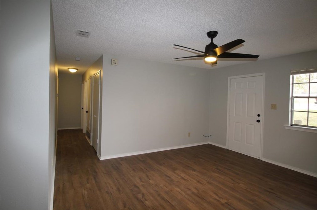 204 Half St, Hide A Way TX  75771-9303 exterior