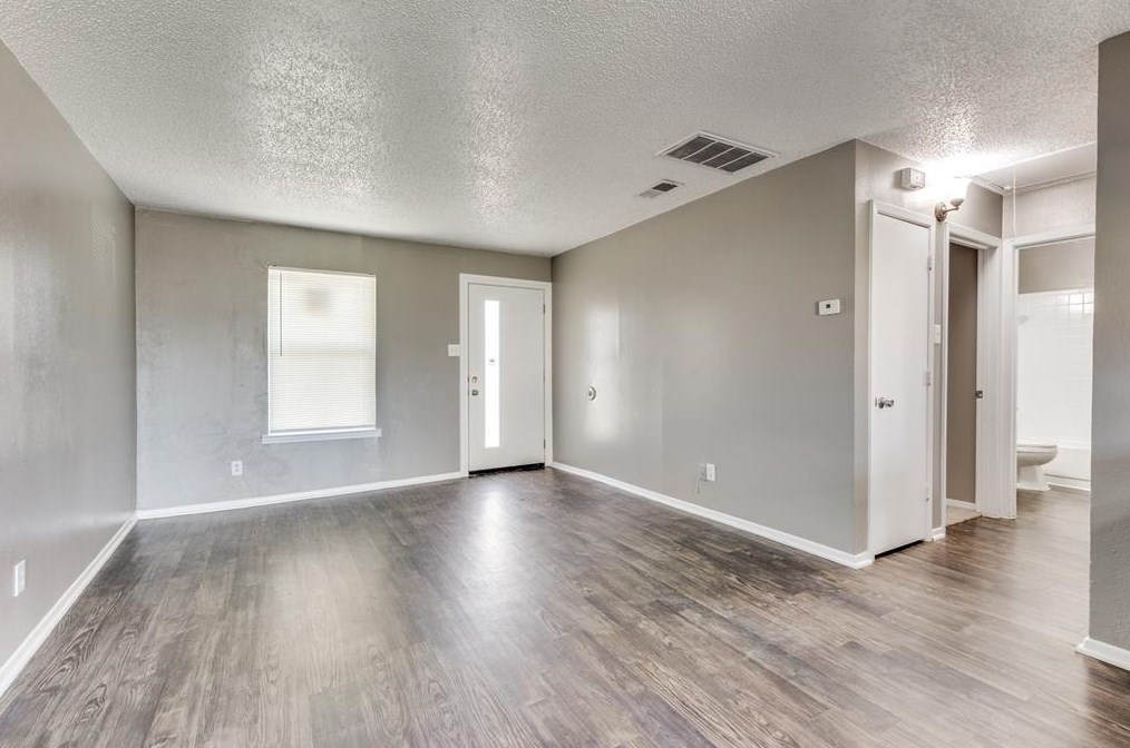 3126 Hunter St, Fort Worth, TX 76112
