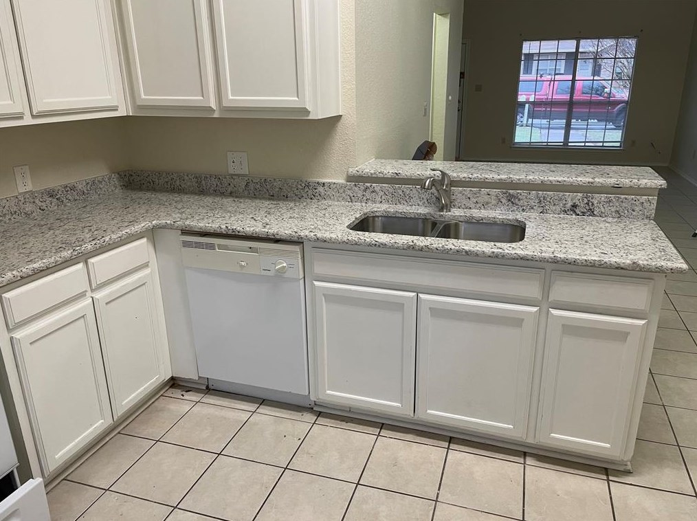 2911 Timothy Ln, Euless, TX 76039