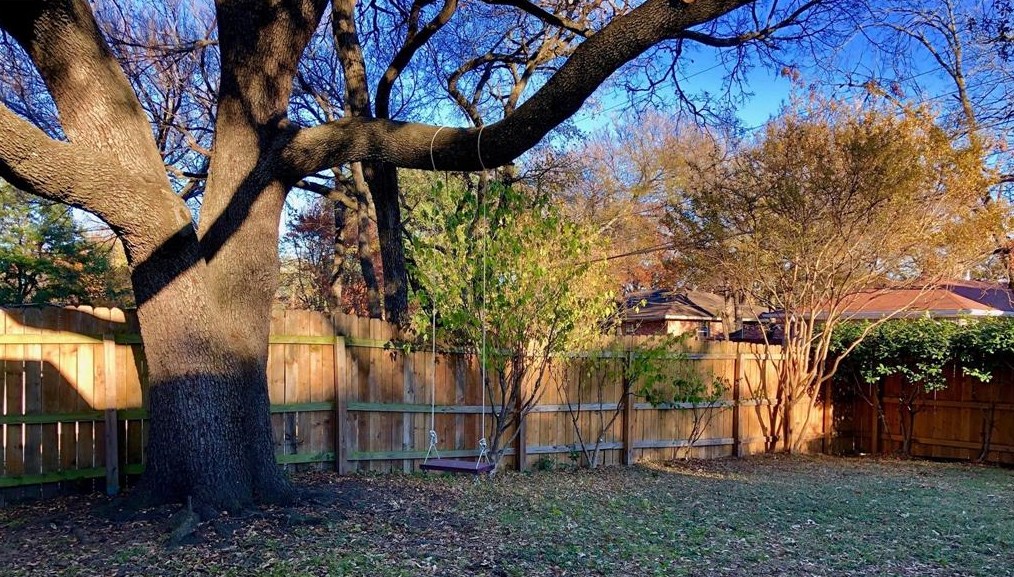 8840 Sweetwater Dr, Dallas, TX 75228