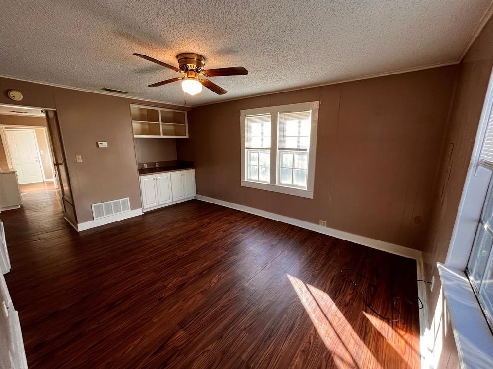 1610 Pecan St, Commerce, TX 75428