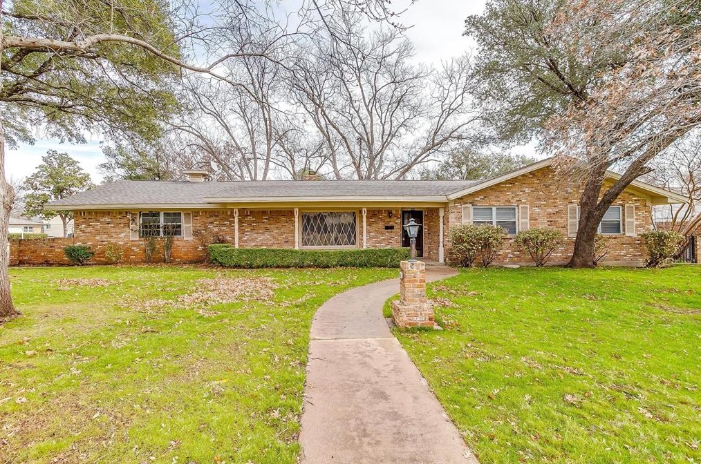 4820 Neal St, Fort Worth, TX 76180