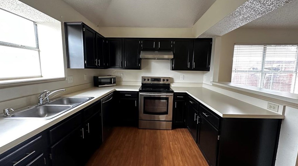 8613 Fairfax Ave, Rowlett TX  75089-2420 exterior