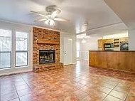 410 S Main St, Euless, TX 76040