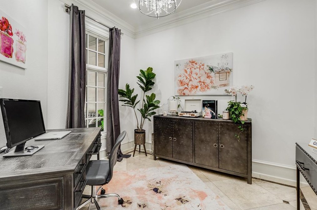 2218 Worthington St, Dallas TX  75204-2696 exterior