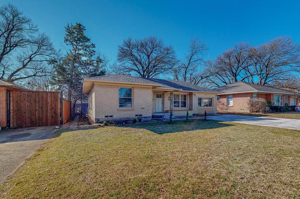 2702 Tolosa Dr, Dallas, TX 75228