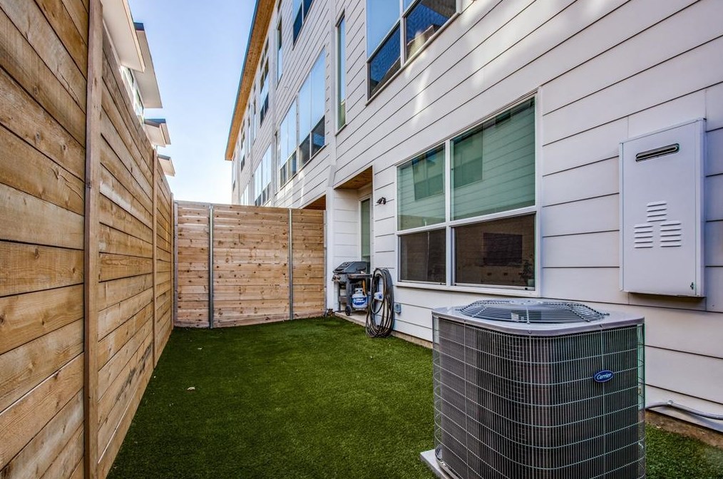 5908 Lindell Ave, Dallas TX  75206-8014 exterior