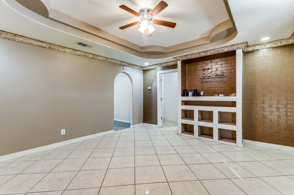 3807 Kolloch Dr, Dallas TX  75216-3931 exterior