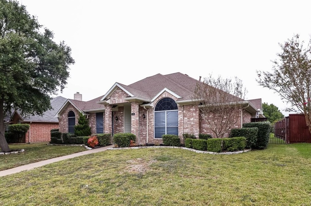 2210 Stillwater Dr, Mesquite, TX 75181
