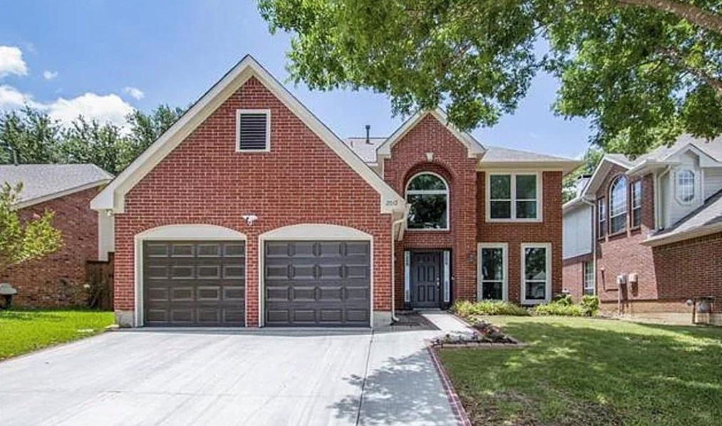 2017 Brook Ln, Lewisville, TX 75028