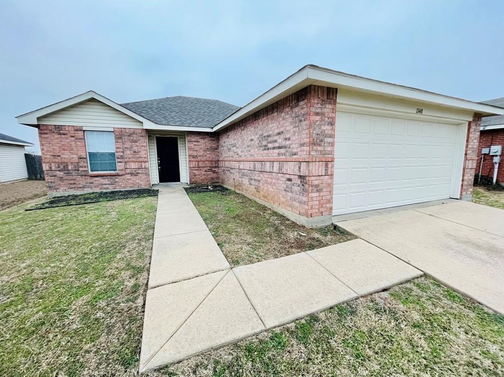 1348 Castle Ridge Rd, Fort Worth, TX 76140