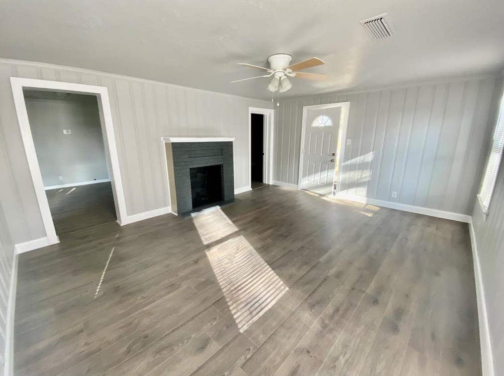 3135 Sabine St, Fort Worth, TX 76119