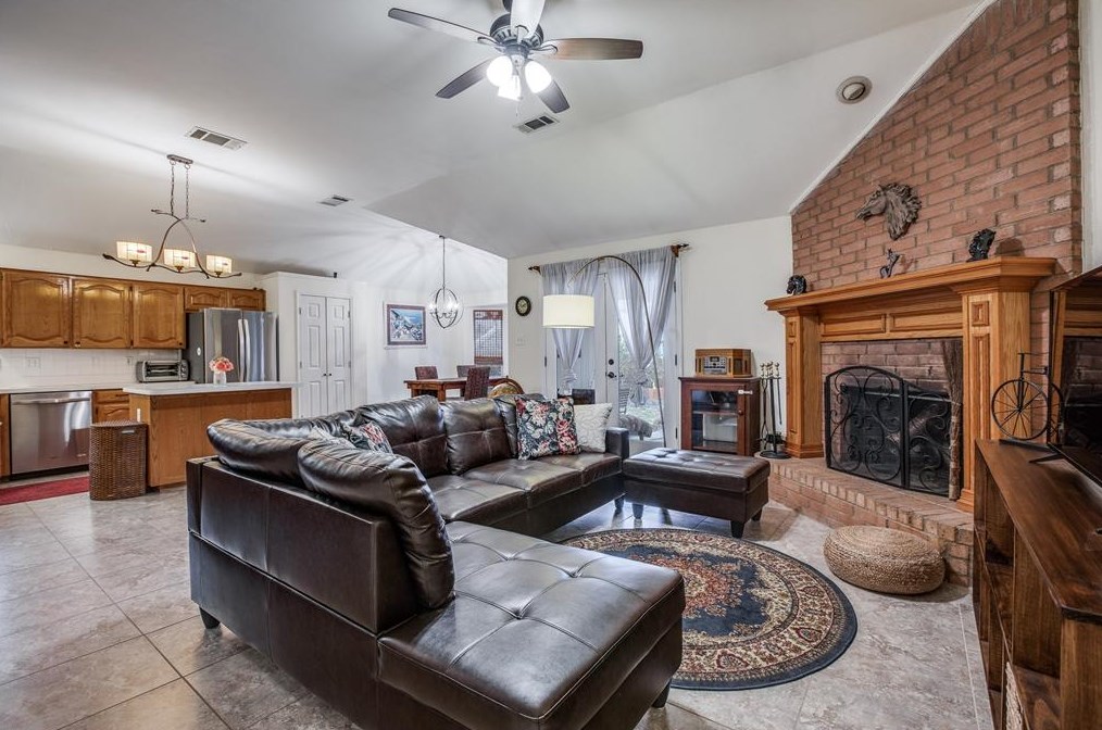 818 Red Tip Dr, Allen, TX 75002