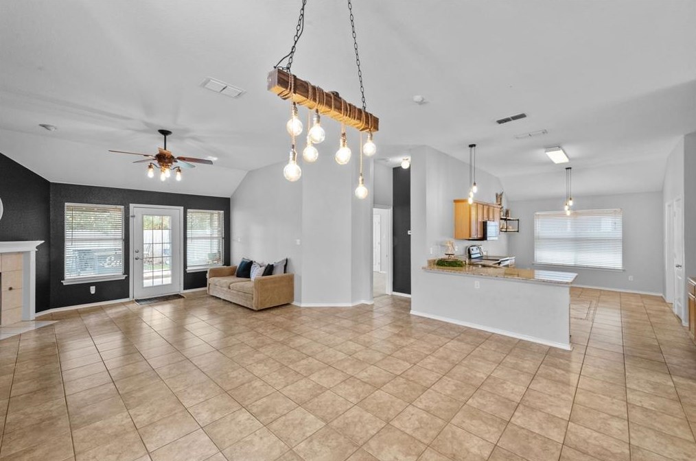 8904 Tyne Trl, Fort Worth, TX 76118
