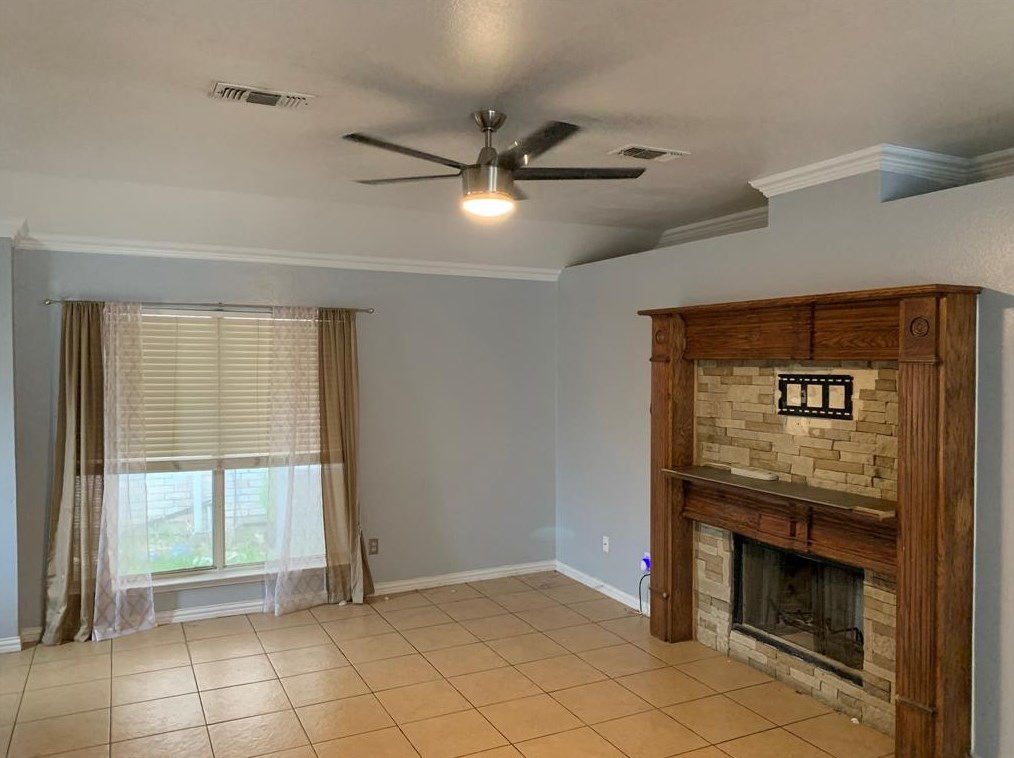 817 Savage Dr, Denton, TX 76207