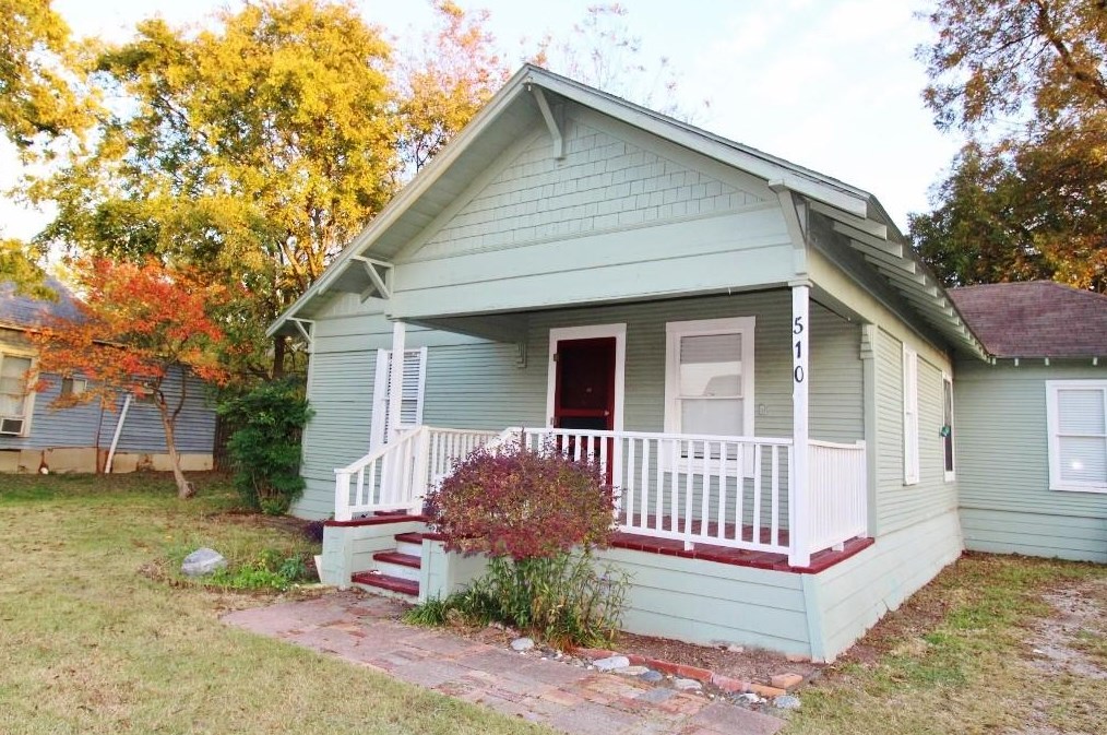 510 Kaufman St, Waxahachie, TX 75165