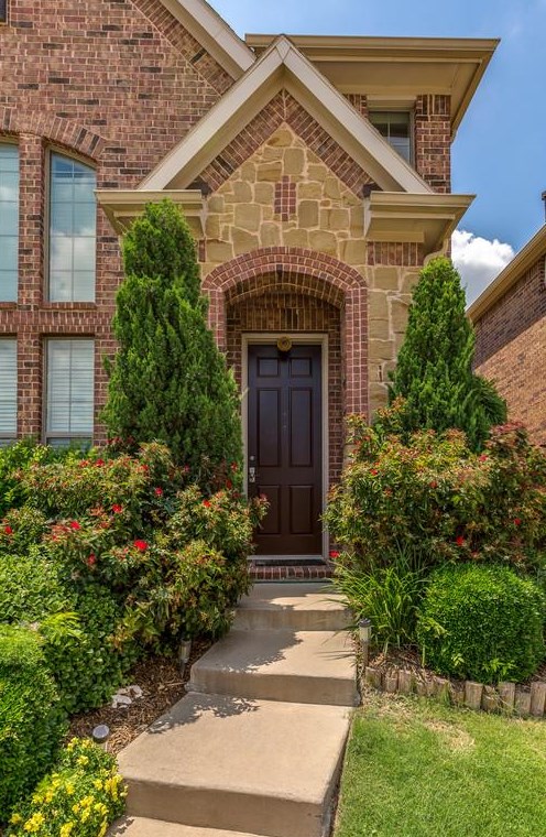9833 Lightcatcher Dr, Plano, TX 75025
