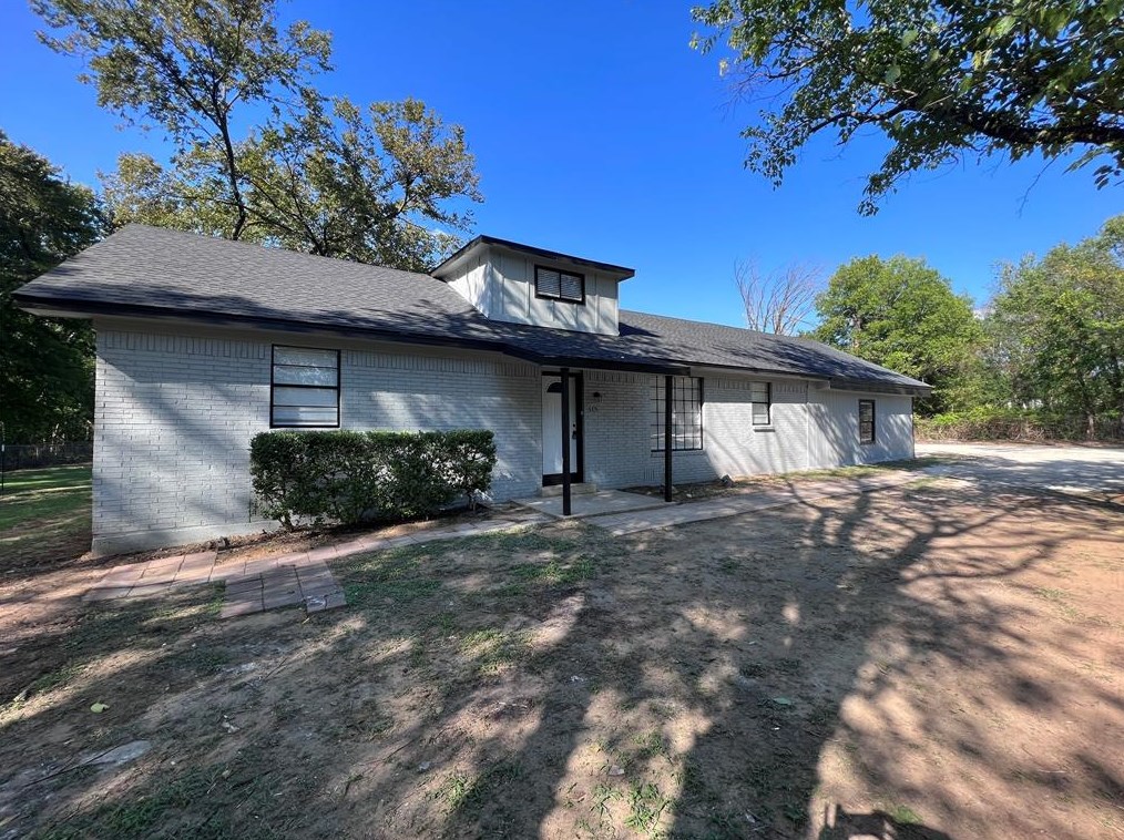 513 E 4th St, Joshua, TX 76058
