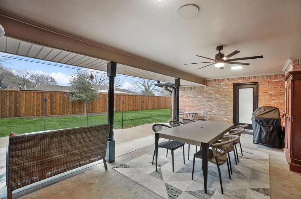 10406 Royal Clb Ln, Dallas TX 75229-5048 exterior