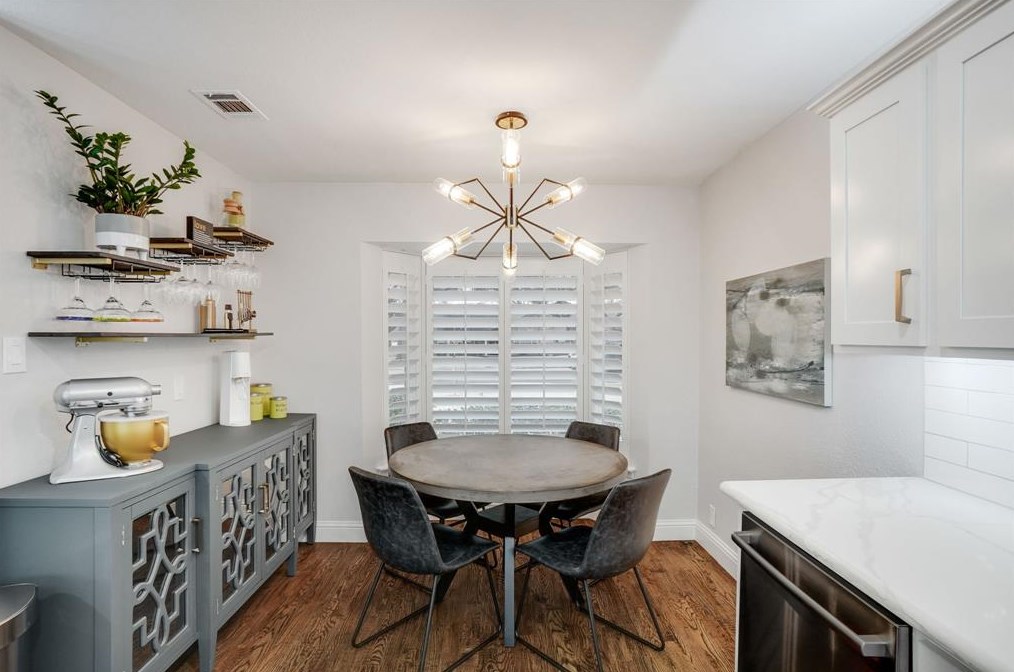 10406 Royal Clb Ln, Dallas TX 75229-5048 exterior