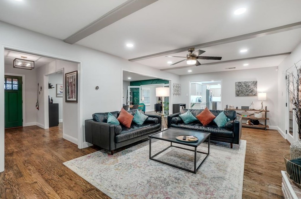 10406 Royal Clb Ln, Dallas TX 75229-5048 exterior