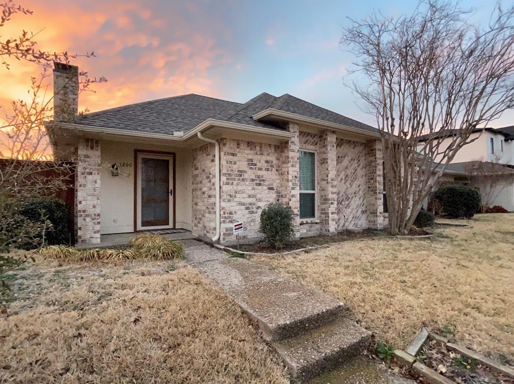 1206 Richland Oaks Dr, Richardson, TX 75081