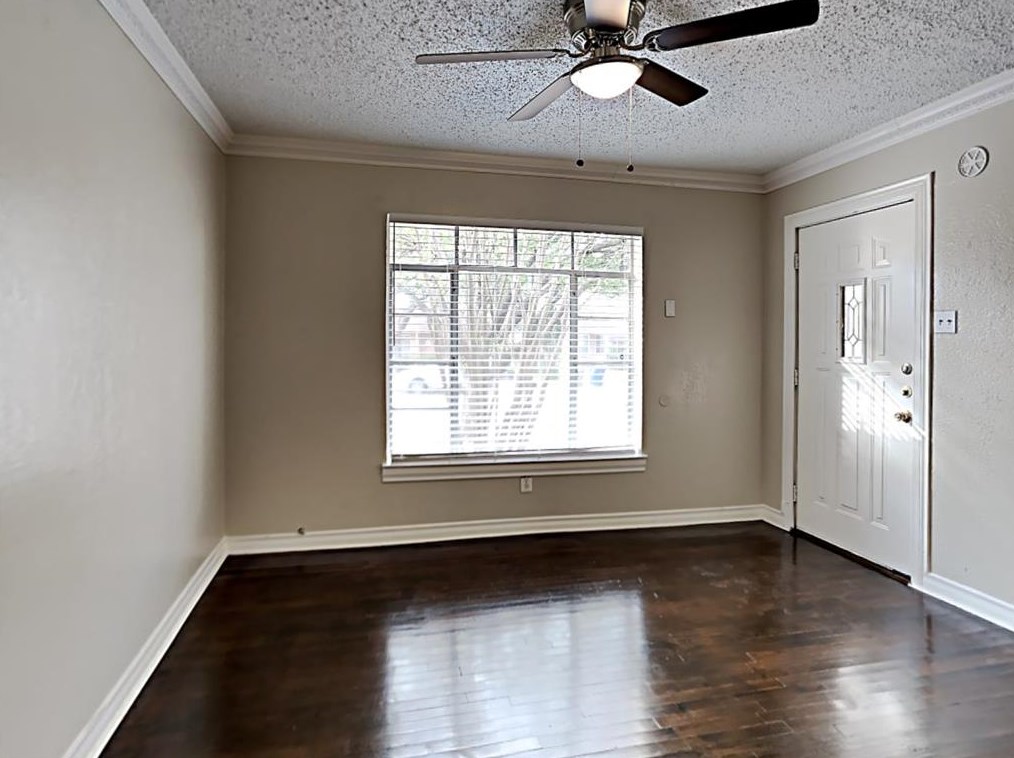 2339 San Medina Ave, Dallas, TX 75228