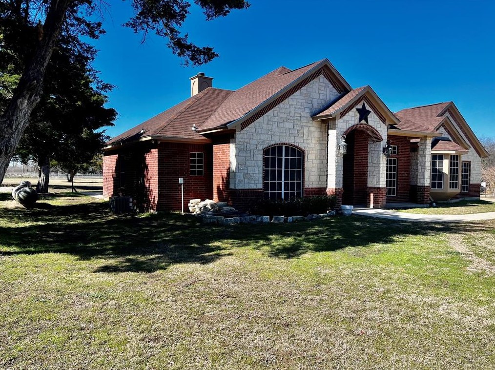 508 Lee St, Oak Leaf, TX 75154