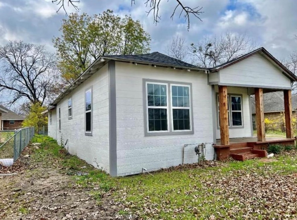 606 S Catherine St, Terrell, TX 75160