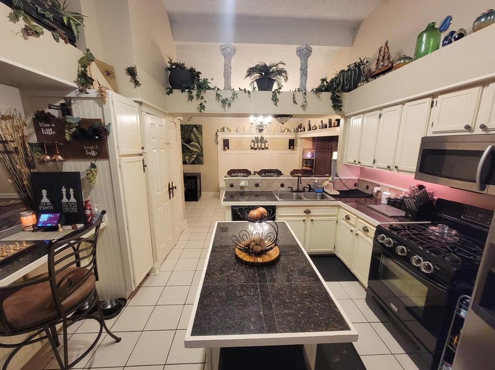 8010 Blackfin Dr, Rowlett TX  75089-2536 exterior