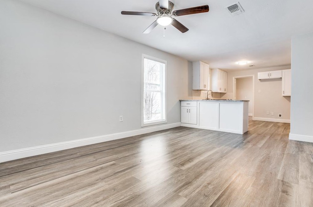 2216 Marburg St, Dallas TX  75215-4119 exterior
