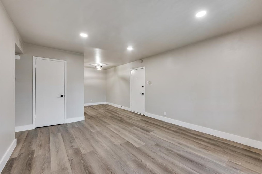 4859 Cedar Springs Rd #330, Dallas, TX 75219